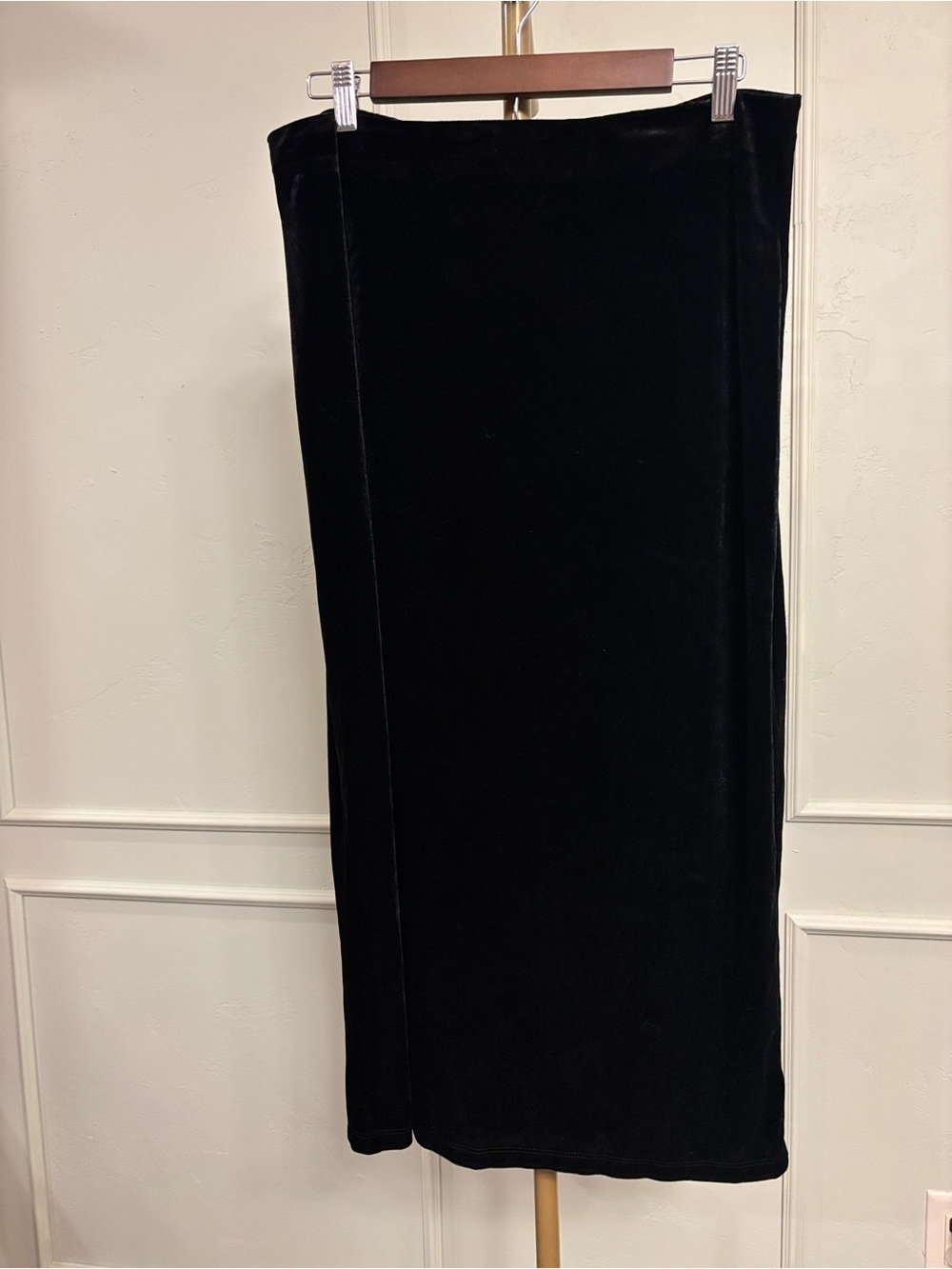 Astr Black Velvet Midi Slip Skirt A- Line MSRP $67 NWOT Lg - Picture 2 of 4